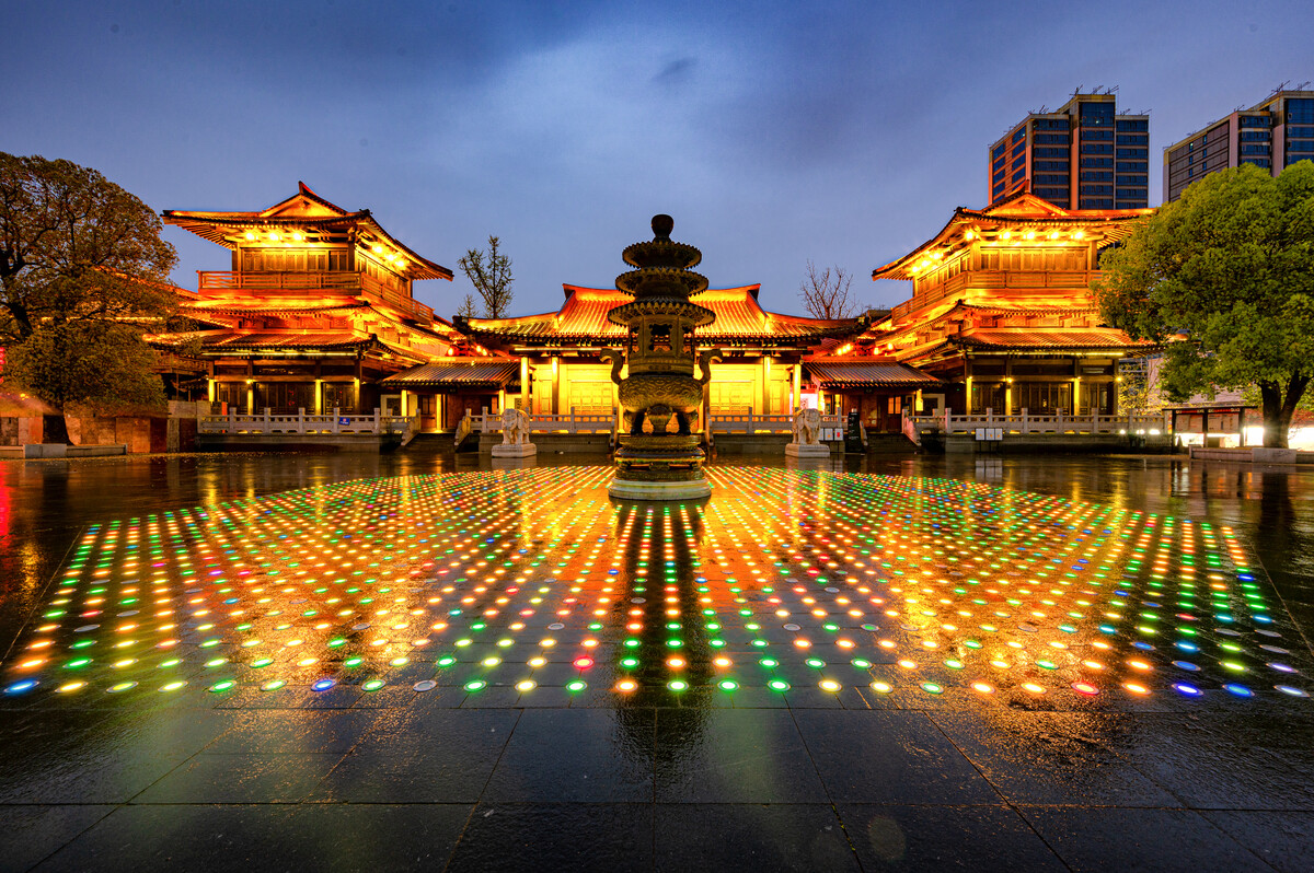 杭州 香积寺 夜景 - onedayfoto - 图虫